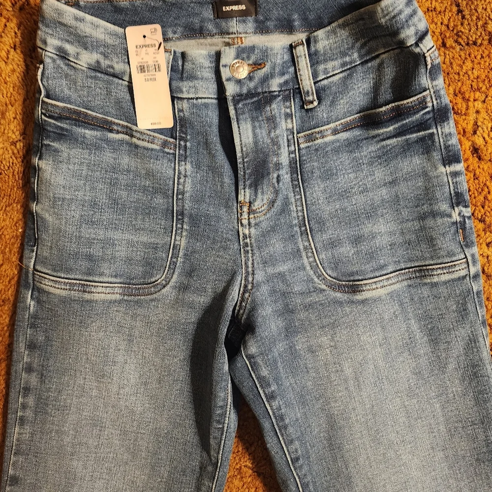 Express Women's Mid Rise Medium Wash FlexX '70s Flare Jeans - Picture 7 of 15
